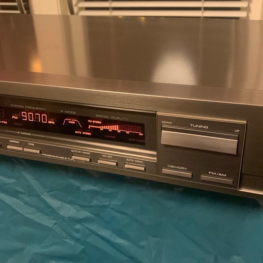 Yamaha TX-530 AM/FM Stereo Tuner