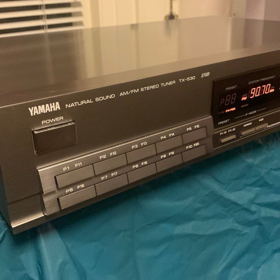 Yamaha TX-530 AM/FM Stereo Tuner