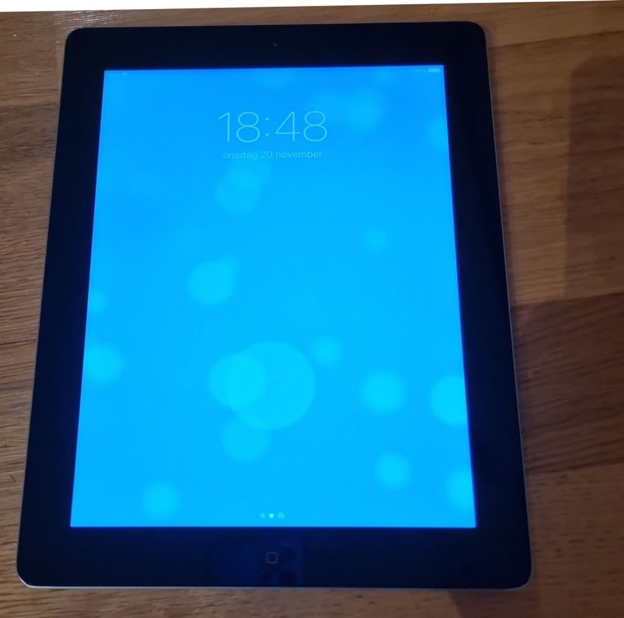 iPad 4:e generationen 16 GB. Modellen är A1458 Bud från 1kr