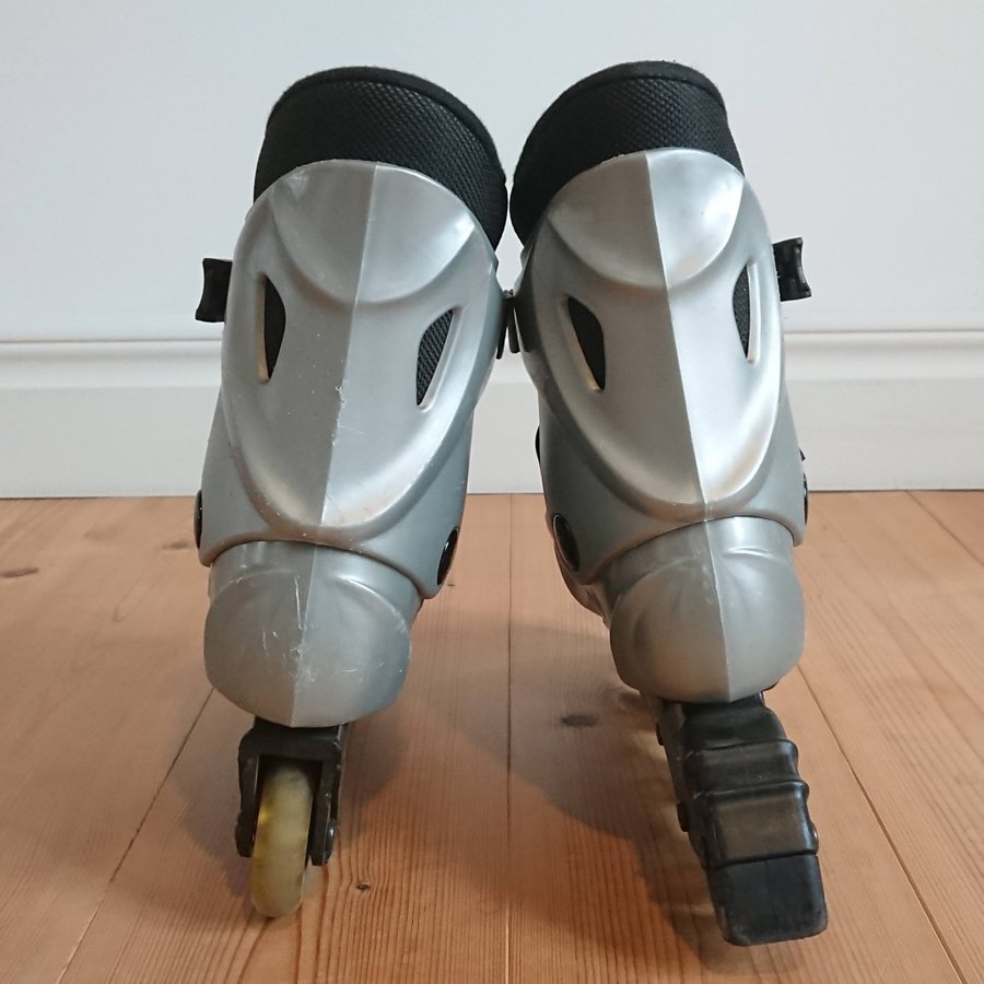 Inlines rollerblades rullskridskor storlek 35 barn / junior