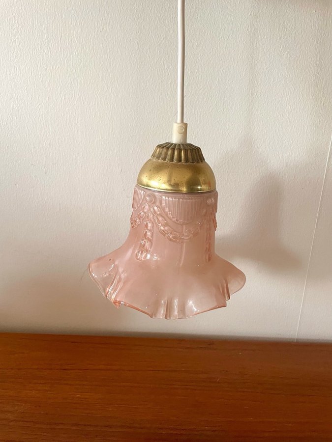 Retro fönsterlampa med jättefin glaskupa, fäste metall mässing