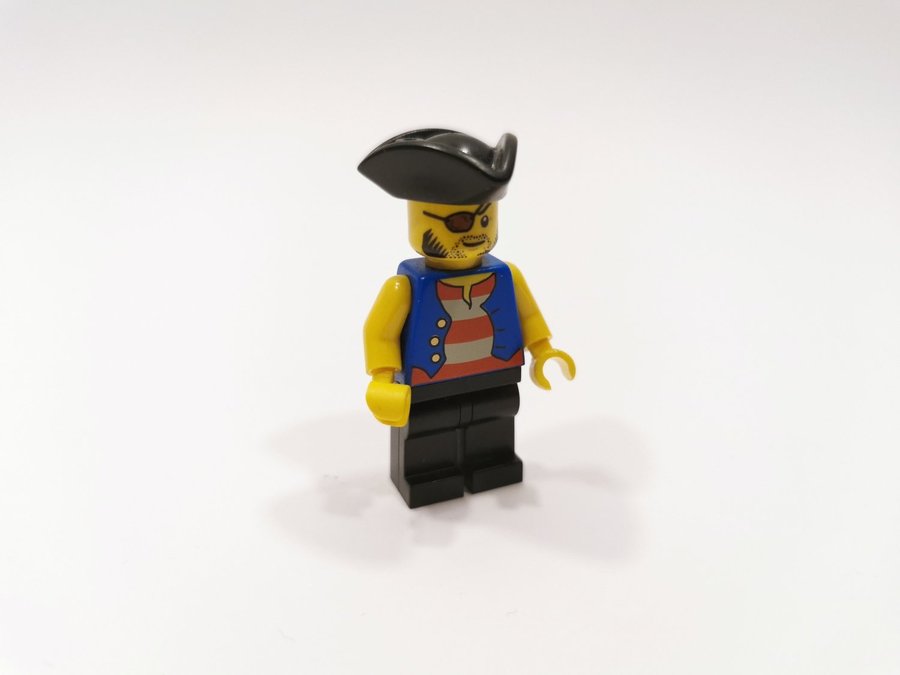 Lego - minifigur - pirates - sjörövare - pirat - röd / vit / blå