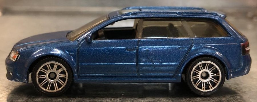 Matchbox Audi RS6 Avant - 2004 1:64