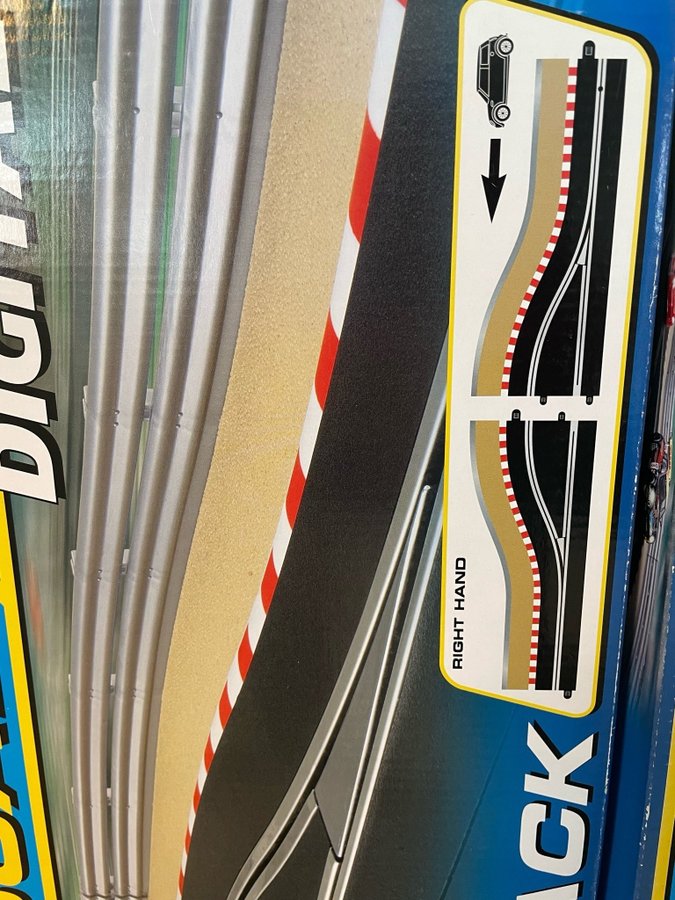 Scalextric Digital Pit Lane Track