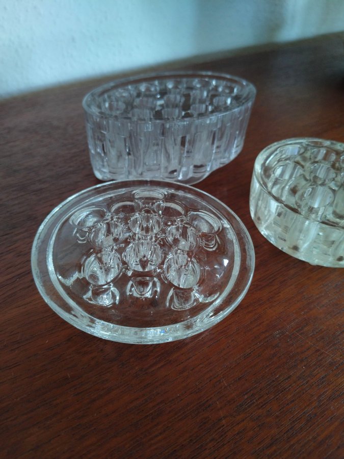 Vintage flower frogs, klar glas.