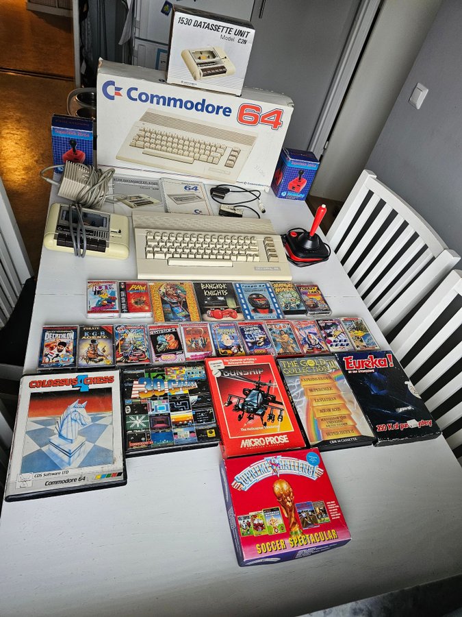 COMMODORE 64 PAKET