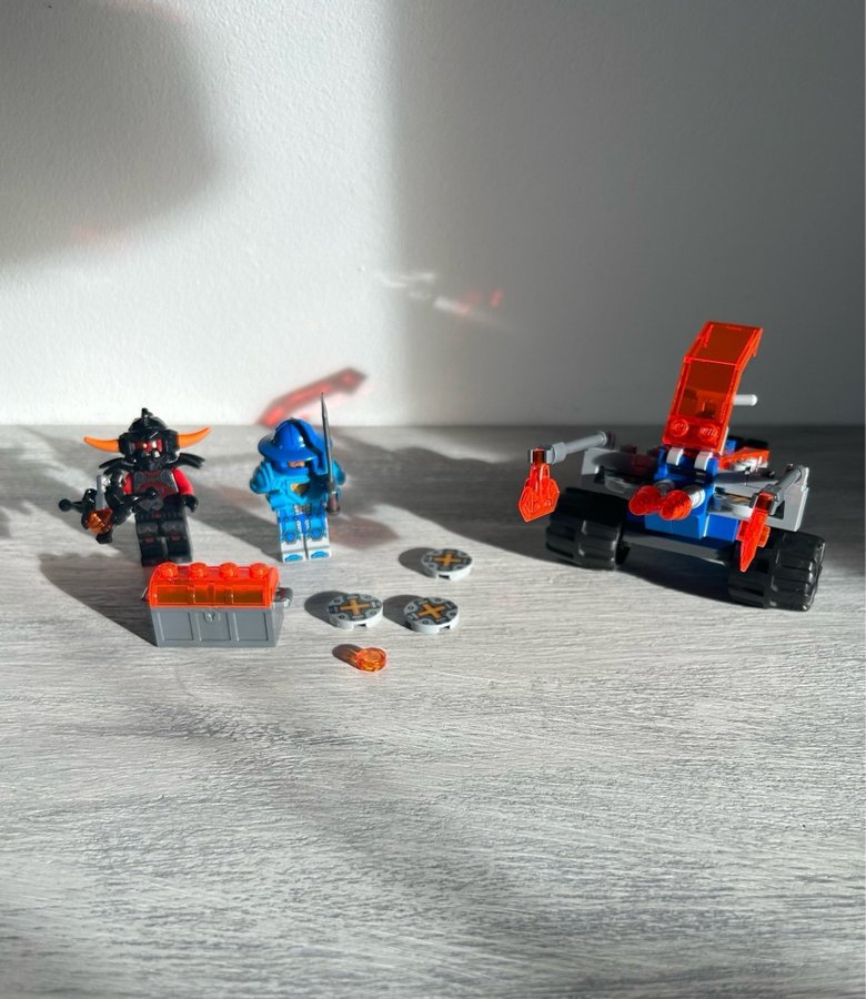 Lego Nexo Knights 70310 Knightons stridsfordon SÄLLSYNT!