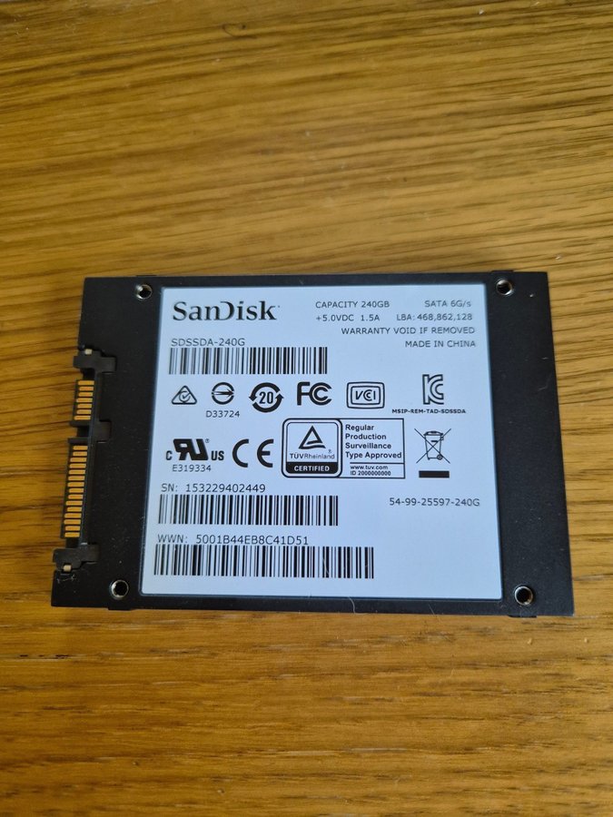 Sandisk 25" SATA SSD 240GB