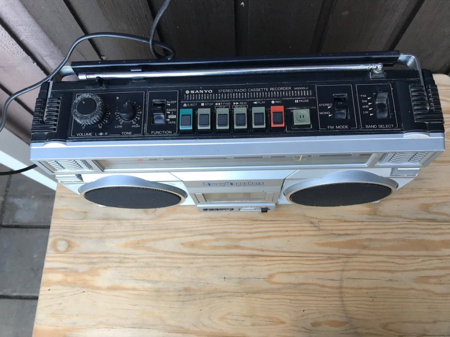 Vintage cassette player Boombox Radio.SANYO M9500LU