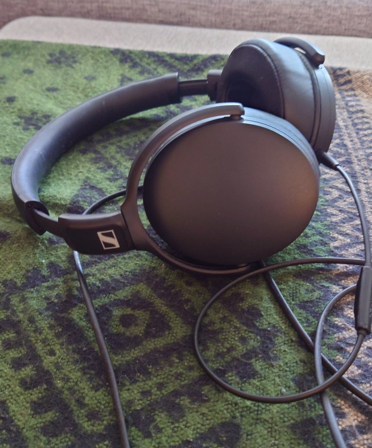 Sennheiser hörlurar HD 400S