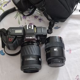 Minolta Dynax 500si med objektiv 28-85mm och 70-210mm samt blixt