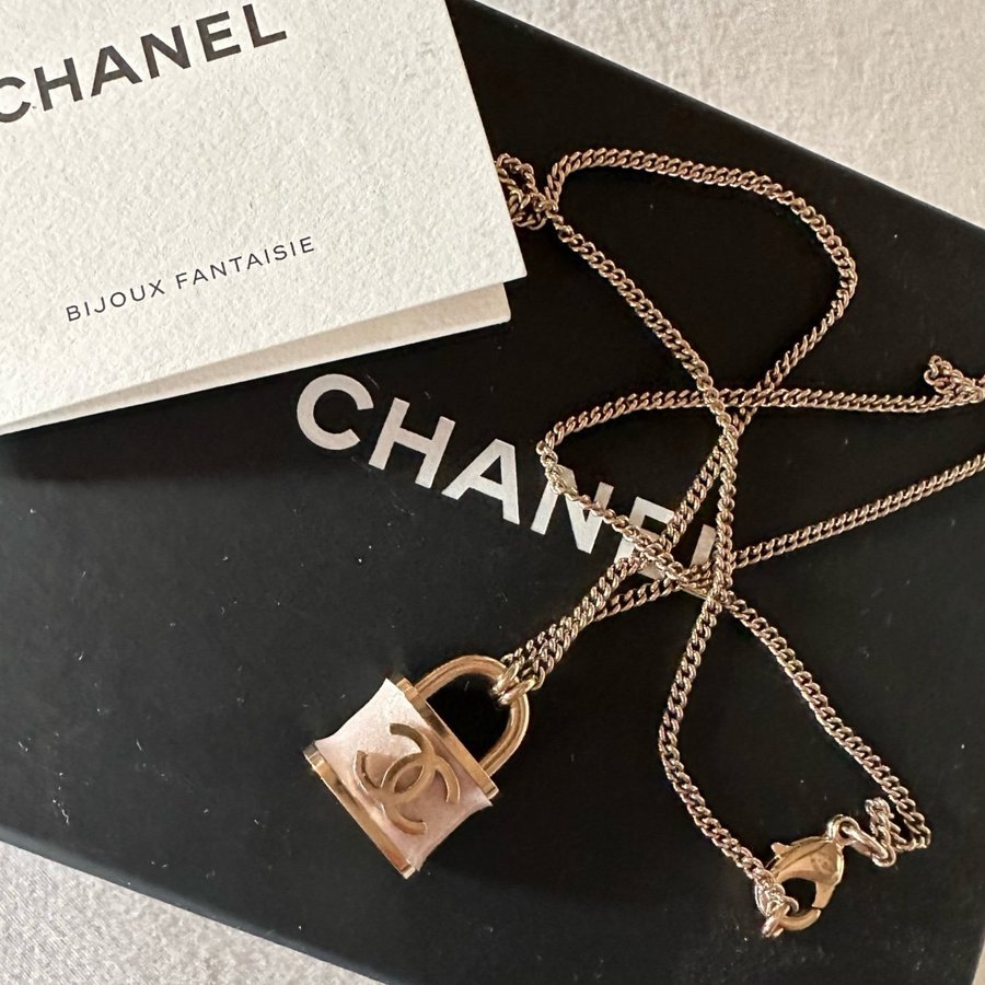 CHANEL halsband vintage hänglås padlock fint skick kvitto finns