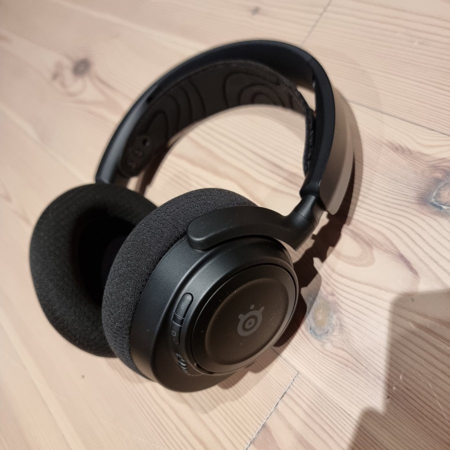 SteelSeries Arctis Nova 7 wireless