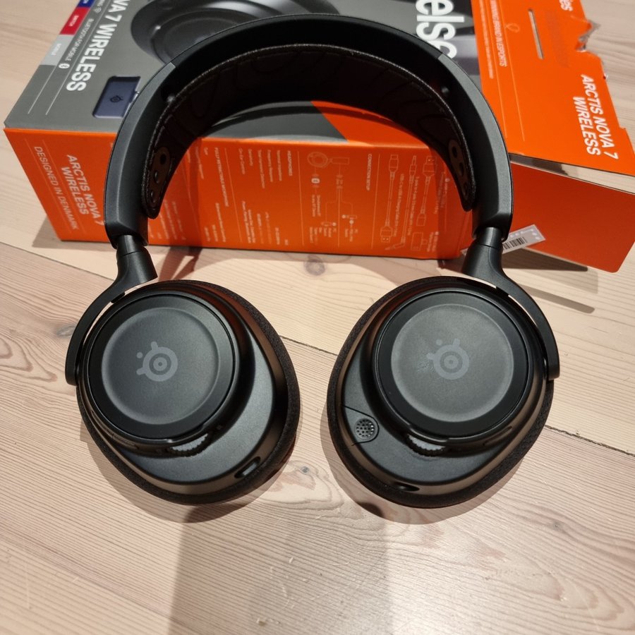 SteelSeries Arctis Nova 7 wireless