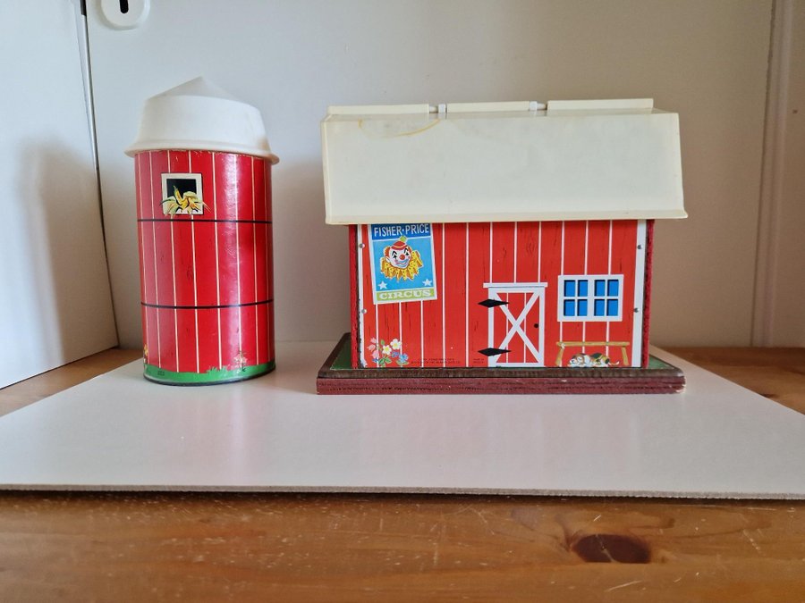 Bondgård Silo Fisher-Price 70-TAL Family Farm Leksaksgård Fisher Price