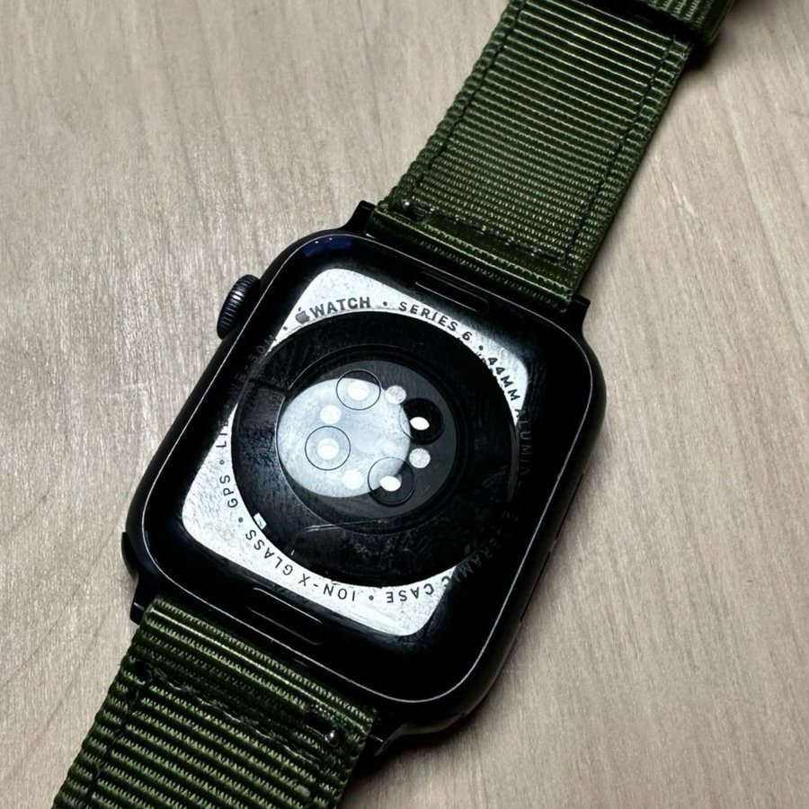 Apple Watch 6 alu svart esim