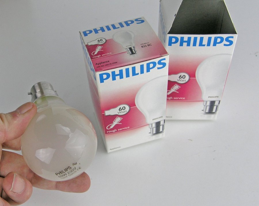 NYA! 2st B22 Philips 60w 230V Reinf Constr Skaktålig extra starkt glas matt