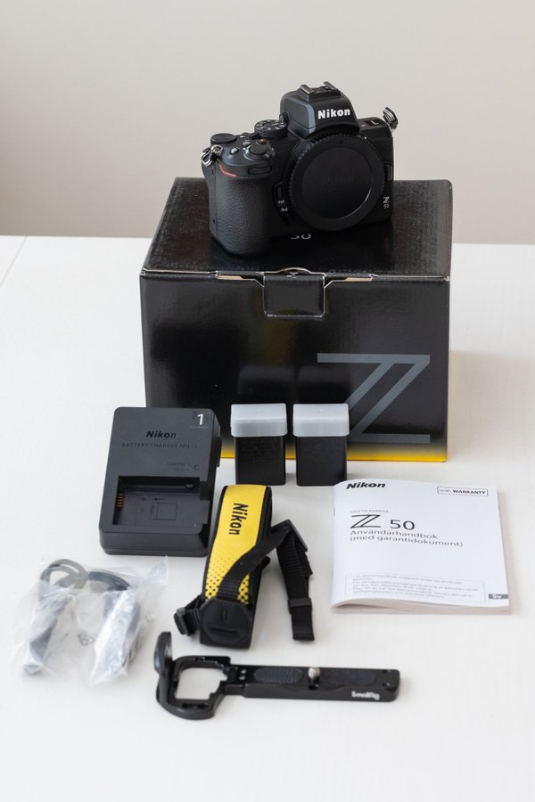 Nikon Z 50 inkl 2 originalbatterier och SmallRig bracket