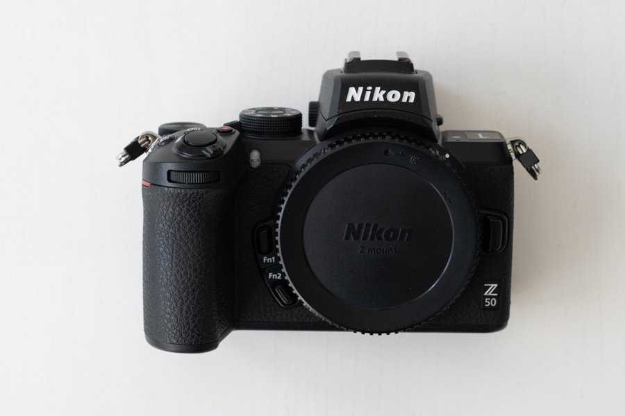 Nikon Z 50 inkl 2 originalbatterier och SmallRig bracket