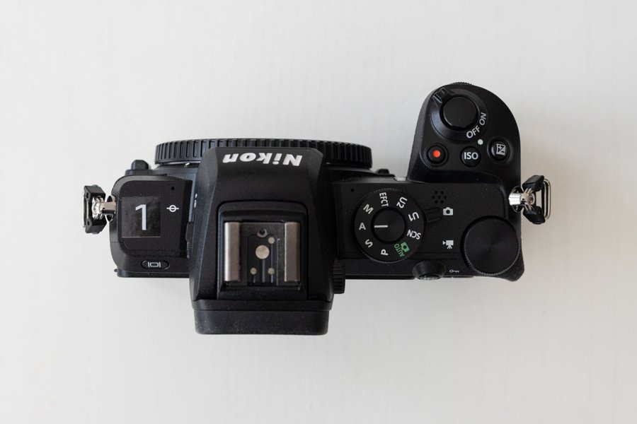 Nikon Z 50 inkl 2 originalbatterier och SmallRig bracket