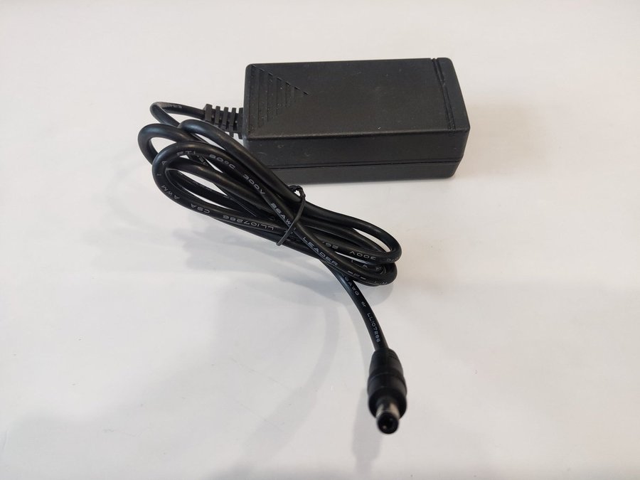 HP 5188-4680 33v-40a power adapter