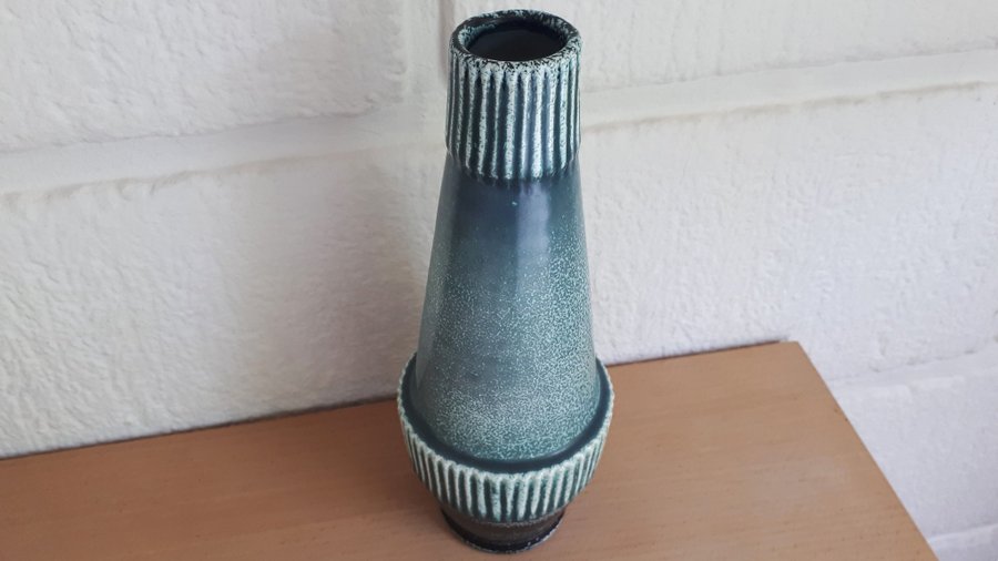 Danish Ceramic Vase 23cm Perfect. Dansk Keramisk Vas. Danmark Keramik Vaser.