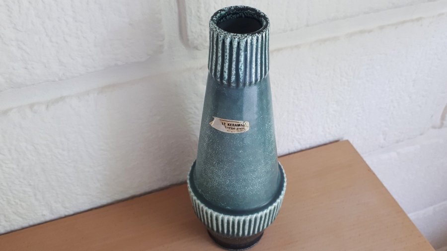 Danish Ceramic Vase 23cm Perfect. Dansk Keramisk Vas. Danmark Keramik Vaser.