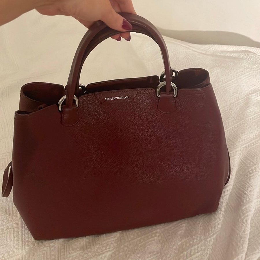 Emporio Armani läder väska burgundy bordaux röd handväska jobb väska