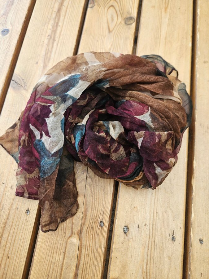 Scarf härliga höstfärger höst sjal halsduk brun beige vinröd accessoar silke