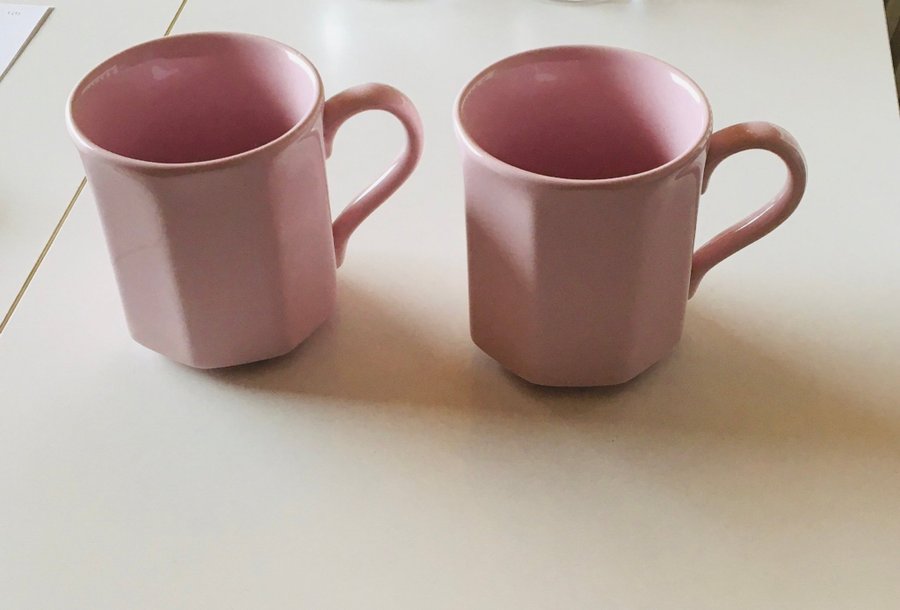 2 fina oanvända rosa kaffe/themuggar