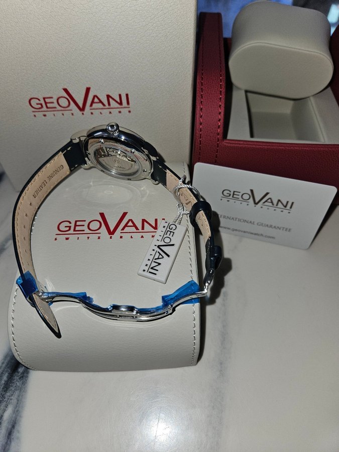 GEOVANI - Swiss Automatic Open-Heart Watch