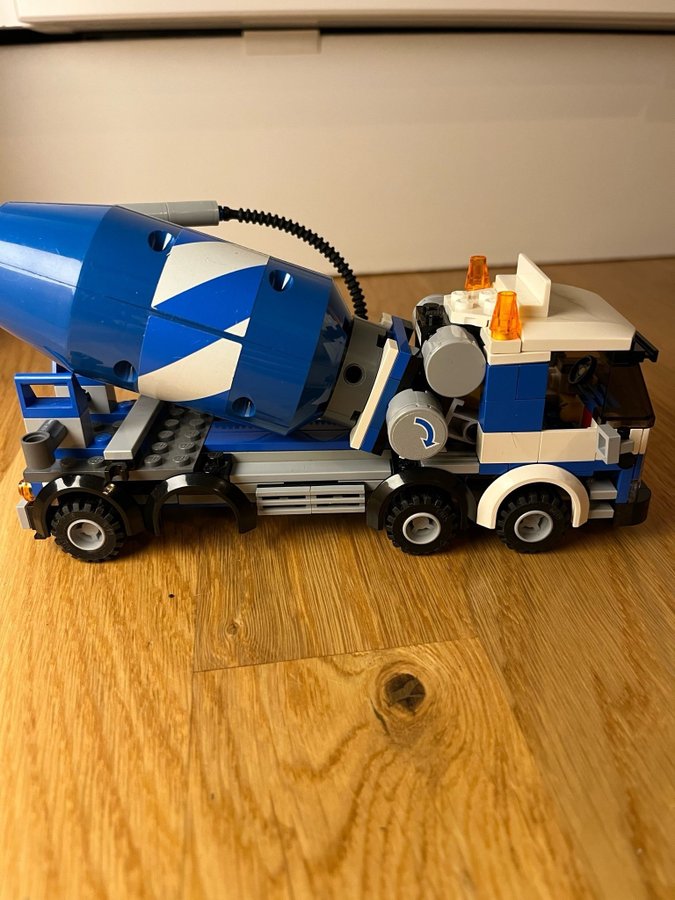 Lego City - Cement Mixer (7990)