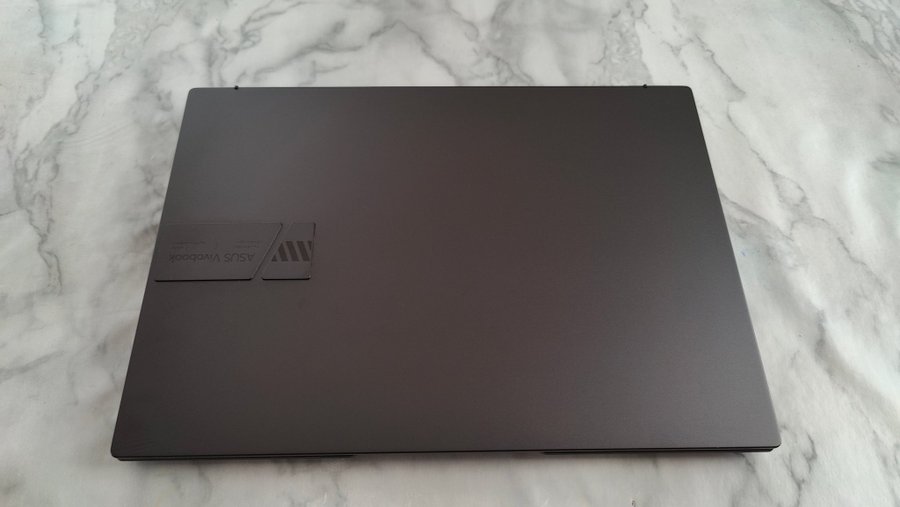 ASUS Vivobook 14 OLED