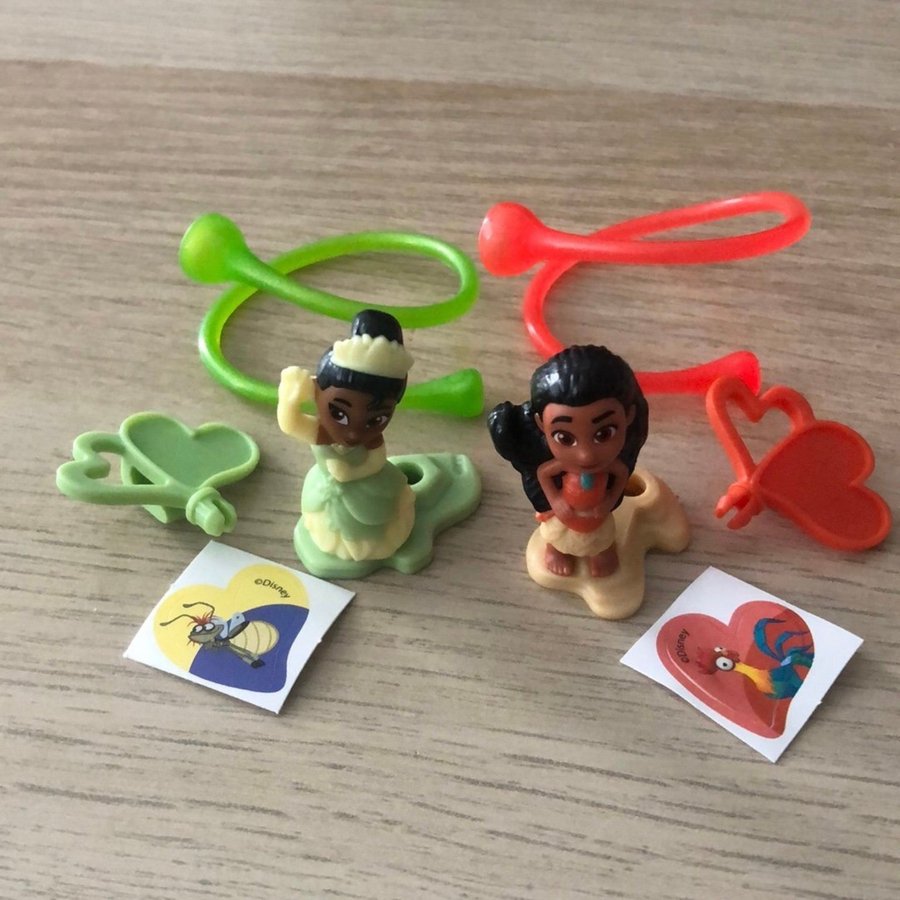 2 st. Armband med Disney Prinsessor Tiana  Vaiana Figuriner