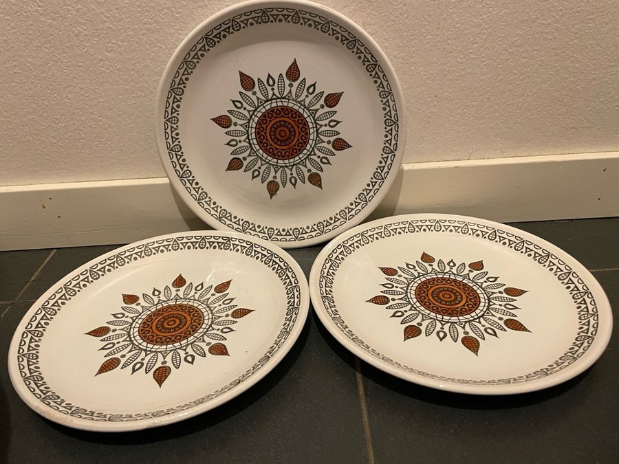 3 st Tallrikar från Bilston Fine White Ironstone