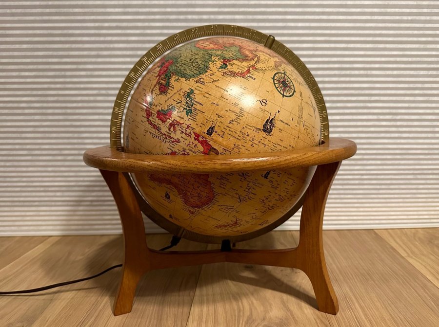 Jordgubb-Scan Globe -Made in Danmark