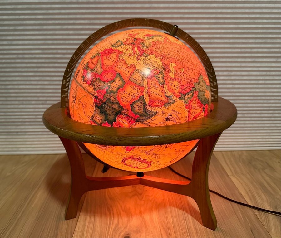 Jordgubb-Scan Globe -Made in Danmark