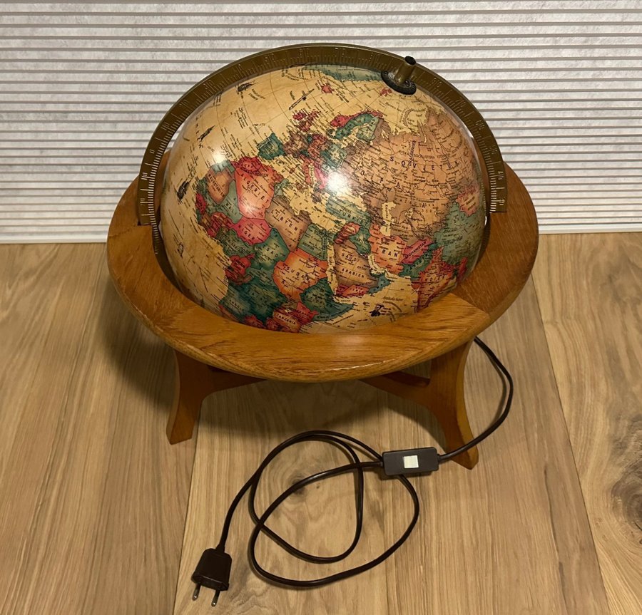 Jordgubb-Scan Globe -Made in Danmark