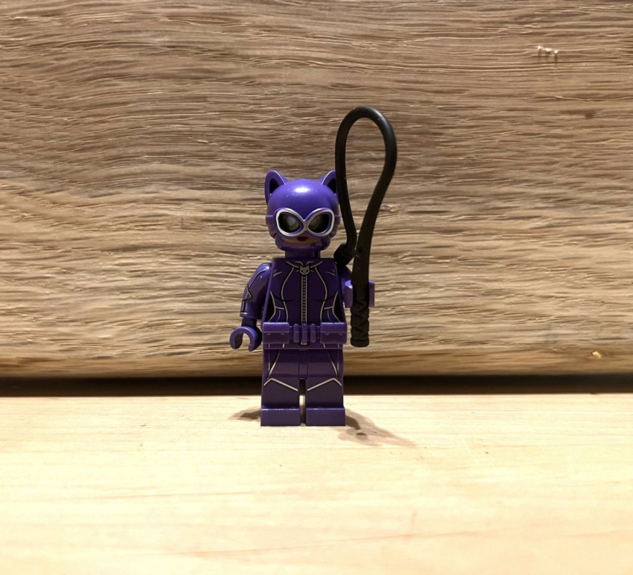 LEGO Minifigur: Catwoman från LEGO Super Heroes