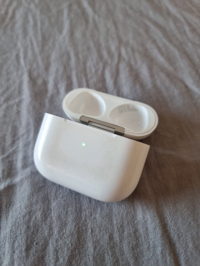 Apple AirPods 3:e generationen - endast laddningsfodral