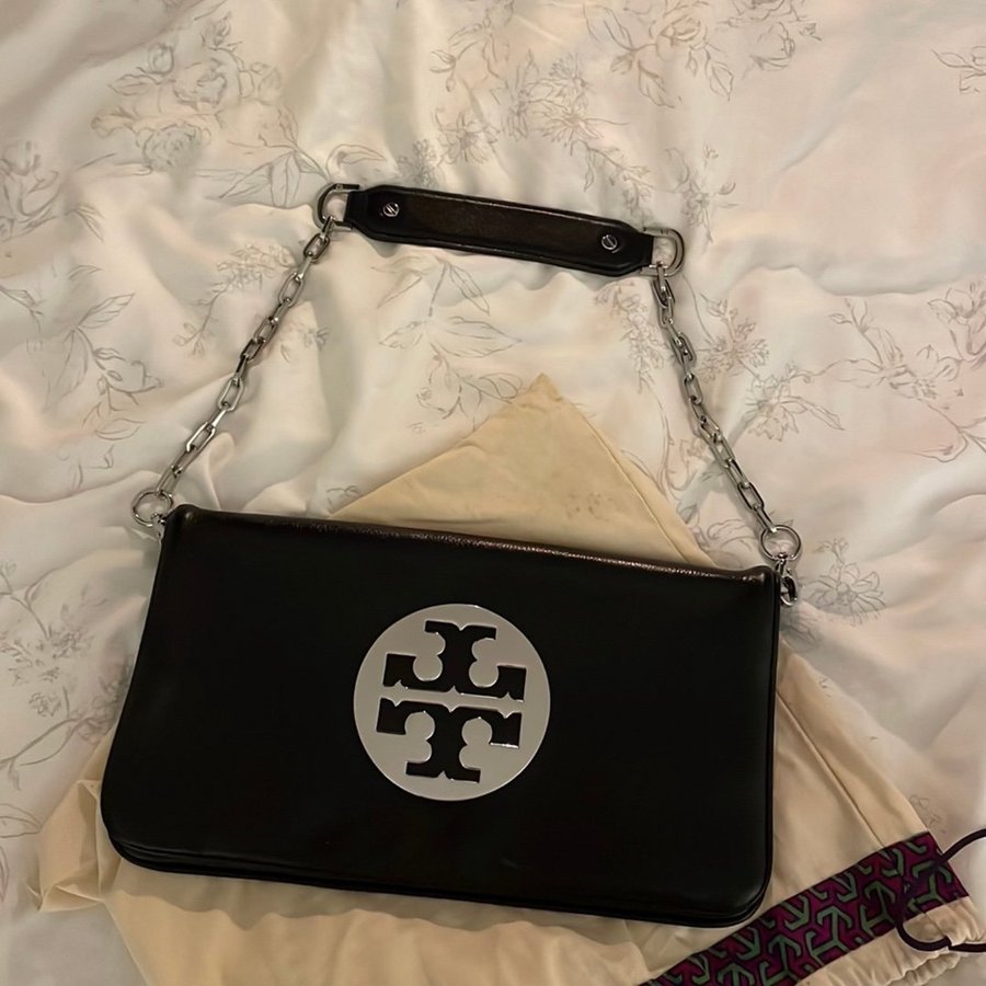 Tory Burch Bombe Reva Clutch / väska svart silver