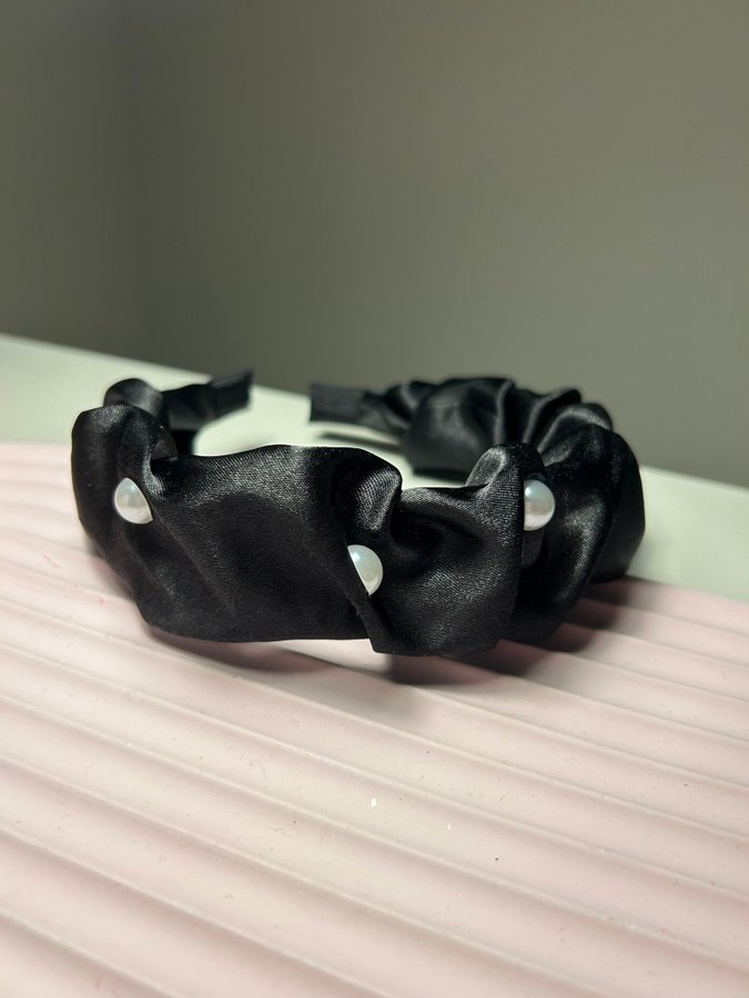 Black- pearl Hair Band