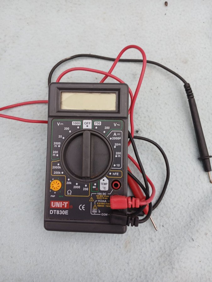 UNI-T DT830E Multimeter 3