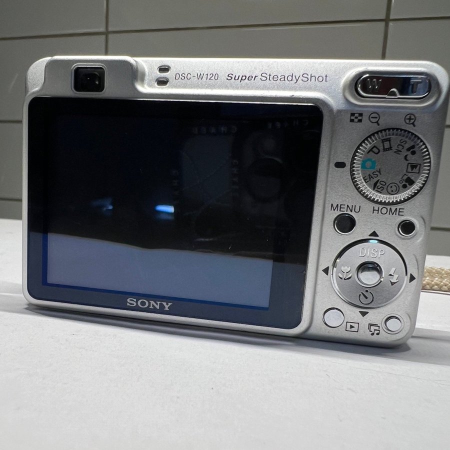 Sony Cyber-shot DSC-W120 Digitalkamera. Kameran 7.2 megapixel.Kameran funkar bra