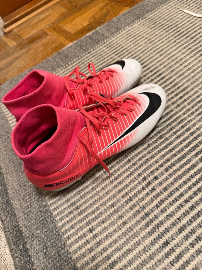 Nike Mercurial Superfly Rosa Vit Storlek 45