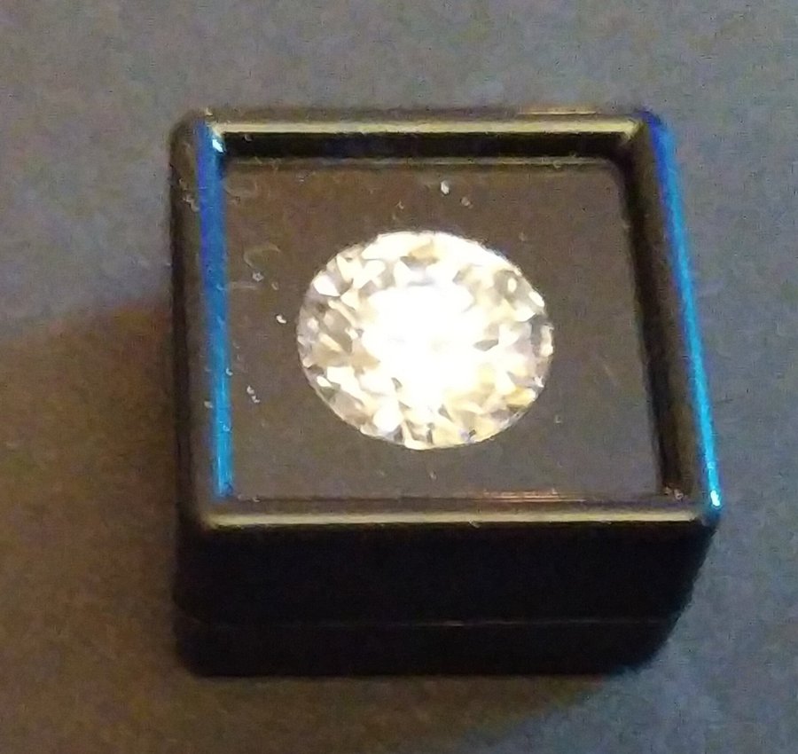 Moissanite-sten, briljantslipad på 10 ct, inkl. äkthetscertifikat