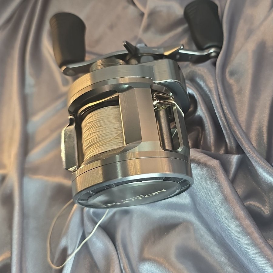 DAIWA PLUTON 200 SHL.