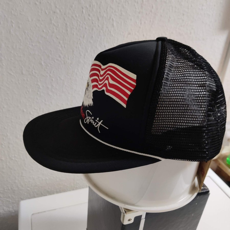 Keps - American Spirit svart m flagga  örn patriotisk Trucker 1980-tal