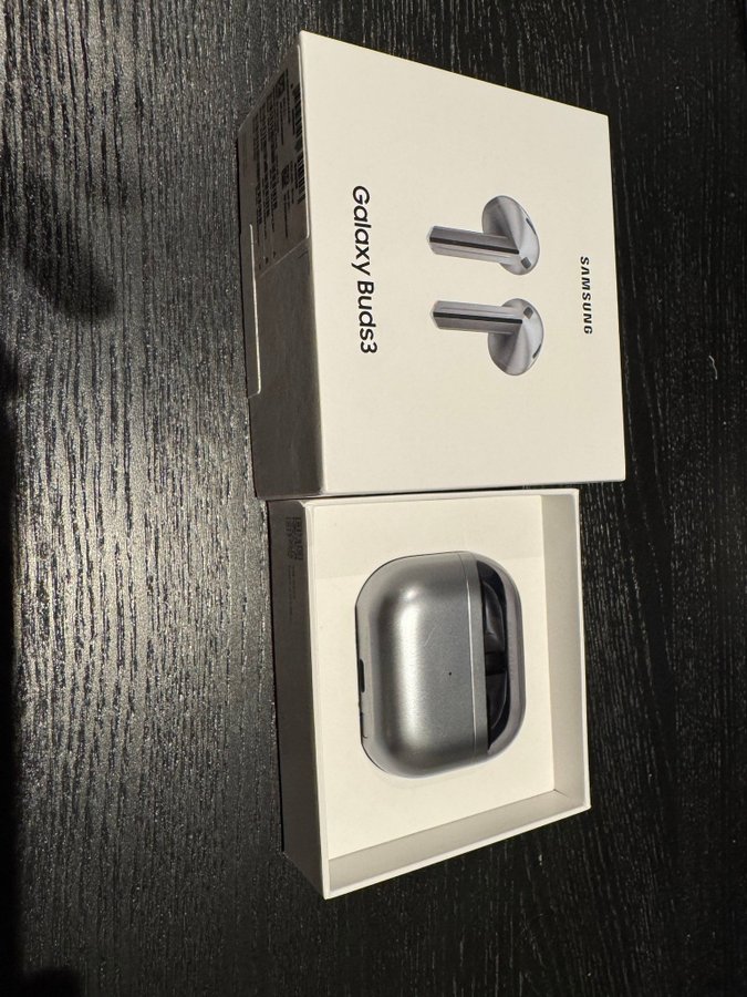 Samsung Galaxy Buds3 köpta i september 2024.