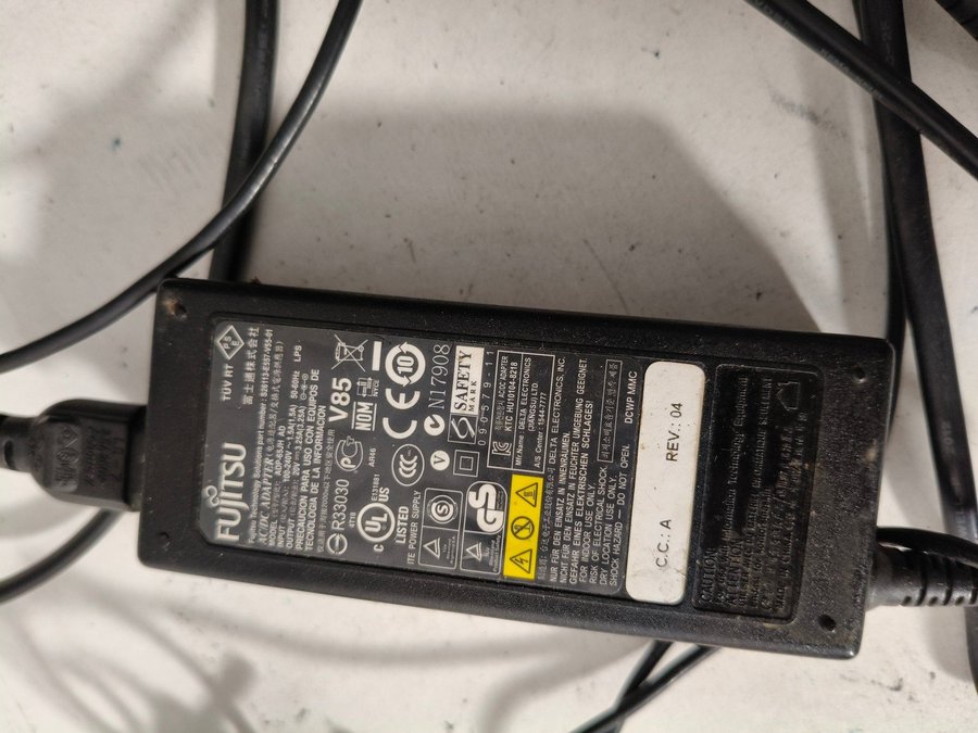 Original Fujitsu Adp-65jh AD 20v 3.25a 65w AC Power Adapter Laptop